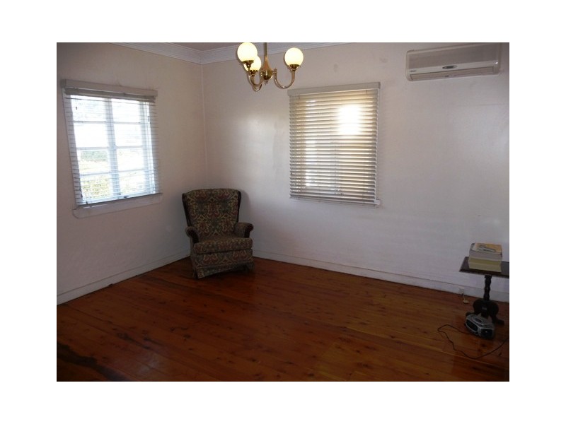 64 Graceville Avenue, Graceville QLD 4075