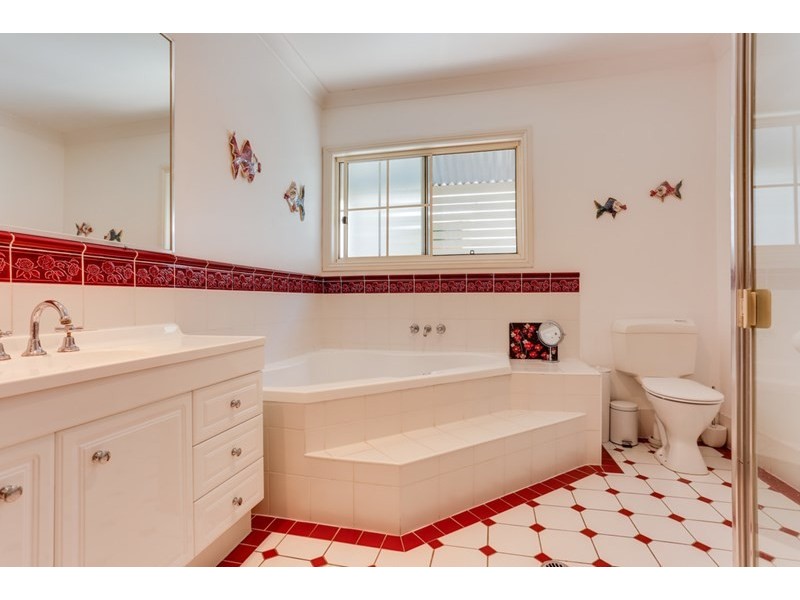 10 Park Road, Graceville QLD 4075