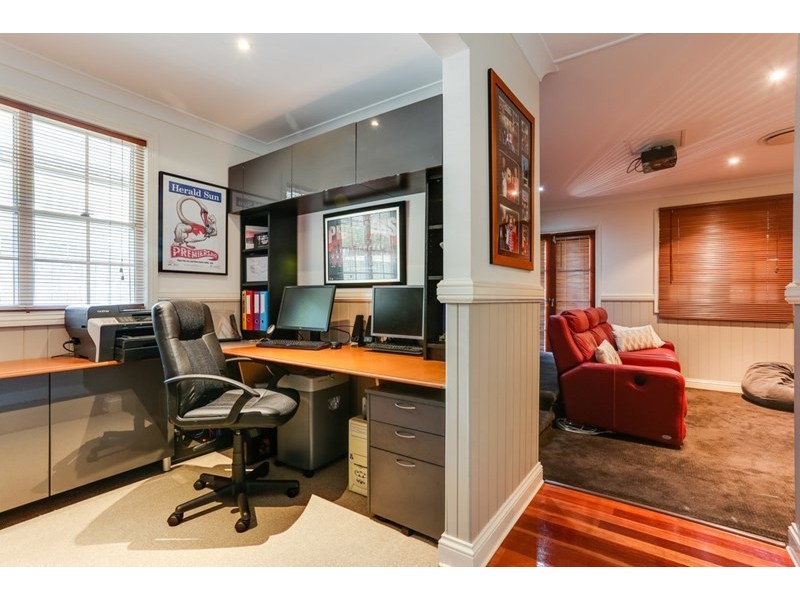 10 Park Road, Graceville QLD 4075