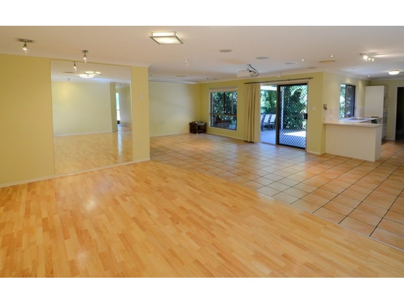 109 Englefield Road, Oxley QLD 4075