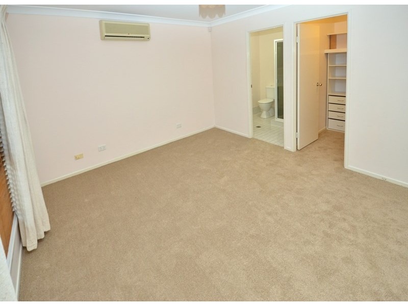 109 Englefield Road, Oxley QLD 4075