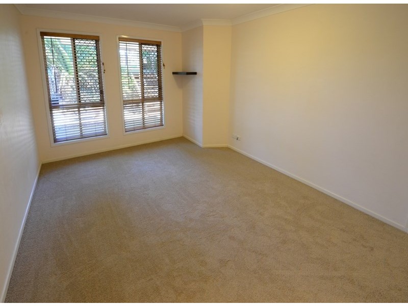 109 Englefield Road, Oxley QLD 4075