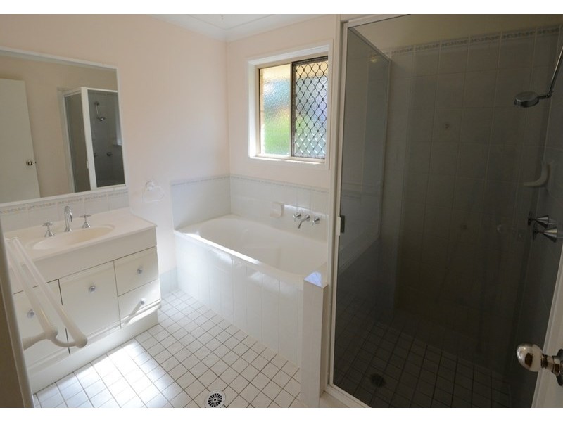 109 Englefield Road, Oxley QLD 4075