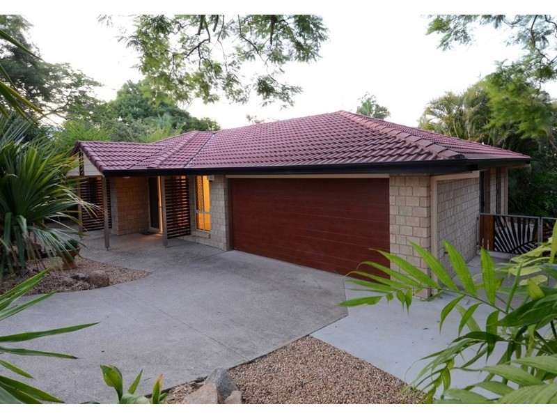 109 Englefield Road, Oxley QLD 4075