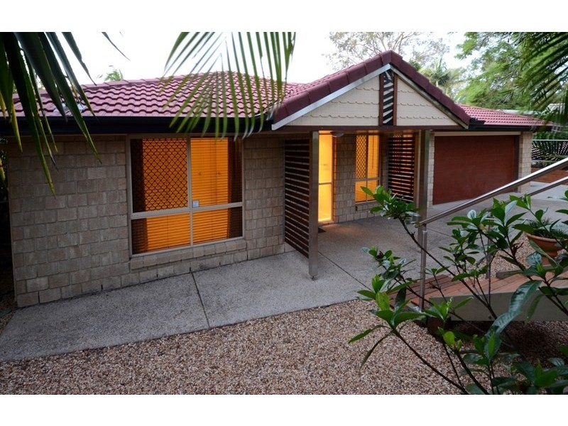 109 Englefield Road, Oxley QLD 4075