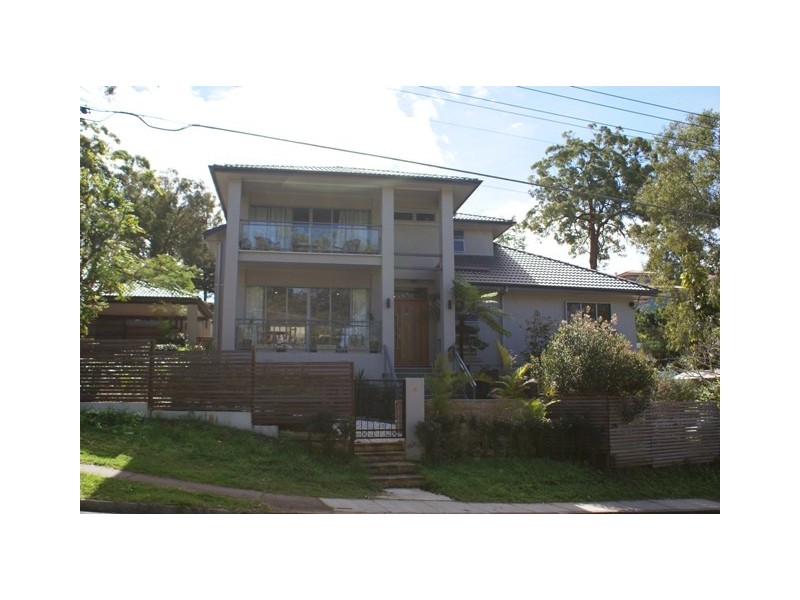 6 Highland Terrace, St Lucia QLD 4067