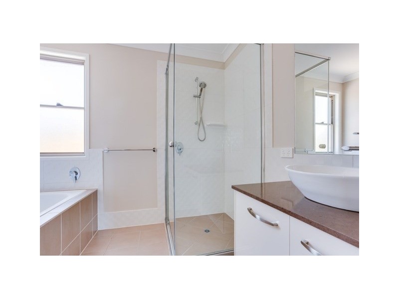 42 Finnegan Circuit, Oxley QLD 4075