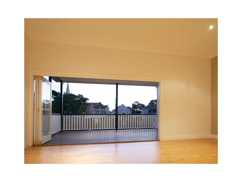 18 Park Road, Graceville QLD 4075