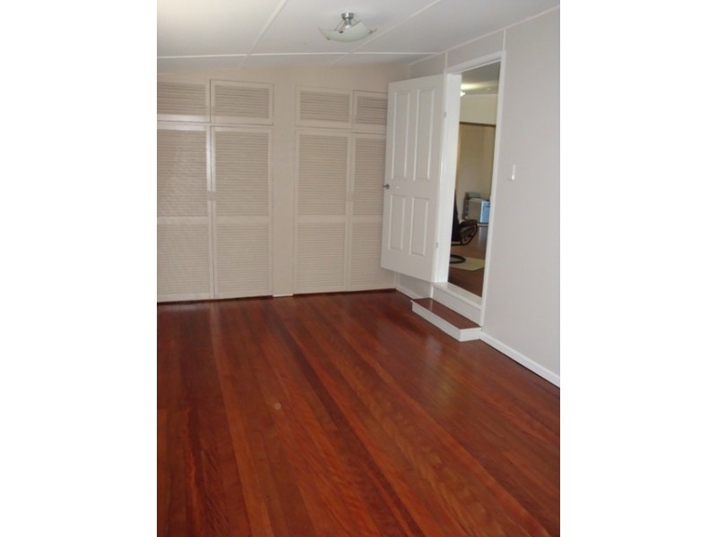 67 Ellen Street, Oxley QLD 4075