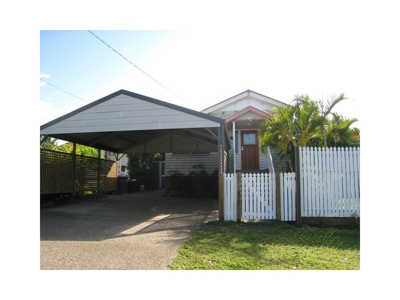240 Long Street East, Graceville QLD 4075