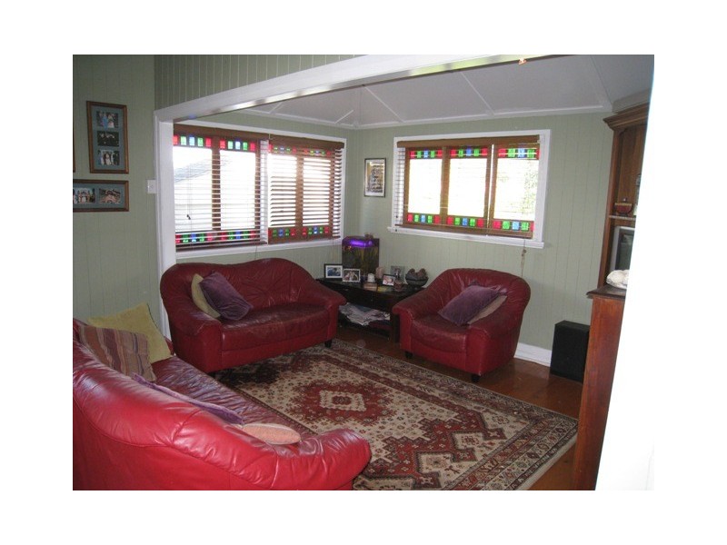 240 Long Street East, Graceville QLD 4075