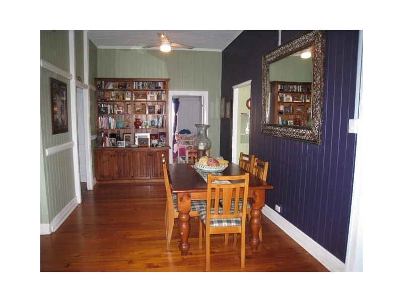 240 Long Street East, Graceville QLD 4075