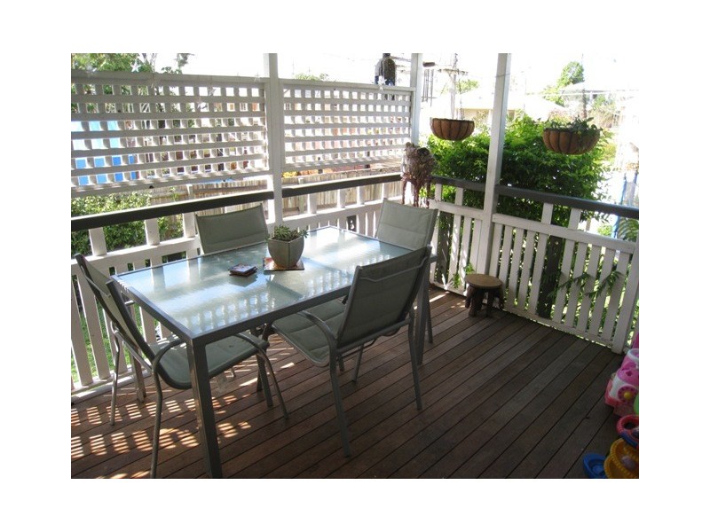 240 Long Street East, Graceville QLD 4075