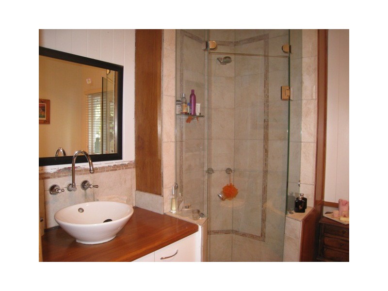 240 Long Street East, Graceville QLD 4075