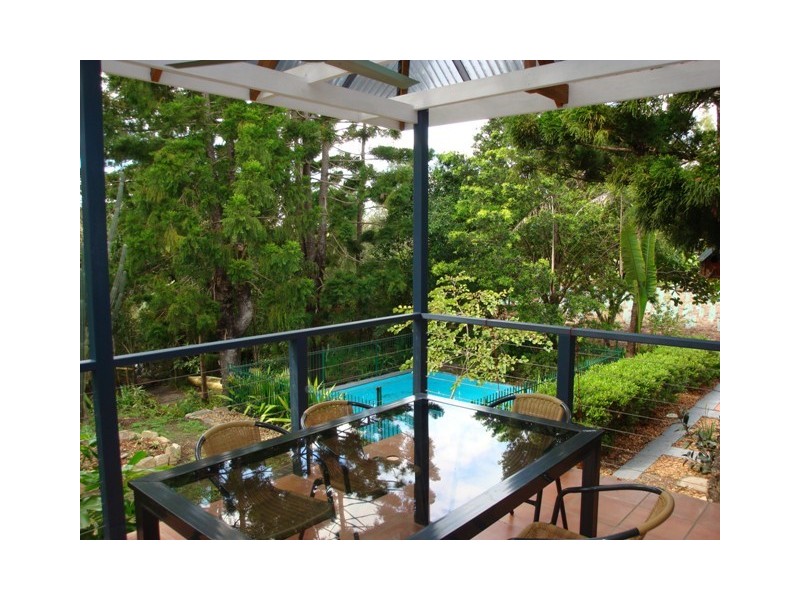 21 Strickland Terrace, Sherwood QLD 4075