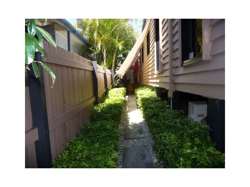 75 Borden Street, Sherwood QLD 4075