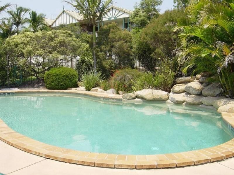 302 College Road, Karana Downs QLD 4306