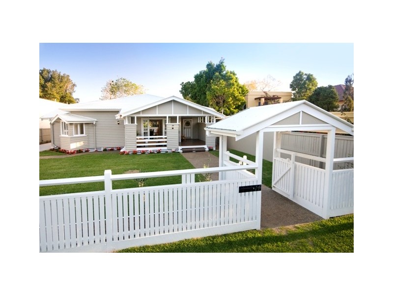 14 Dudley Street, Sherwood QLD 4075