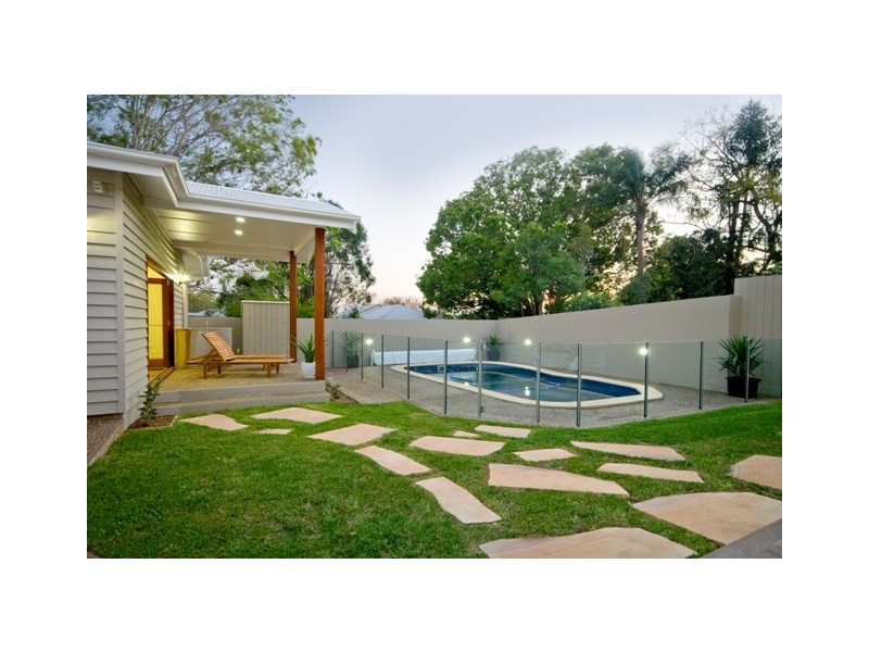 14 Dudley Street, Sherwood QLD 4075