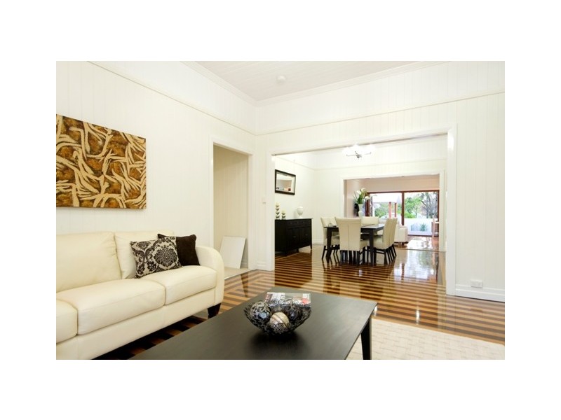 14 Dudley Street, Sherwood QLD 4075