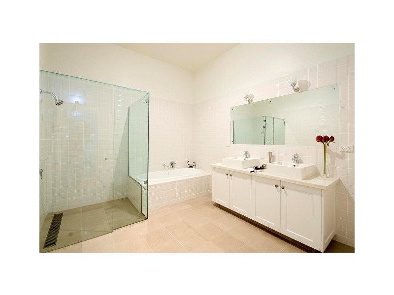 14 Dudley Street, Sherwood QLD 4075