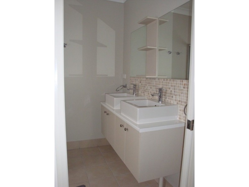 134 Central Avenue, Graceville QLD 4075