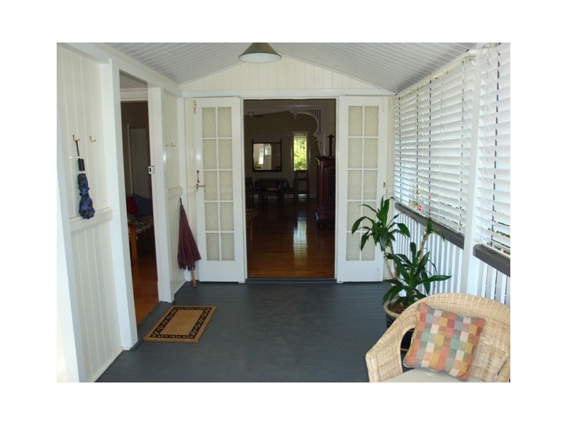 10 Marlborough Street, Sherwood QLD 4075