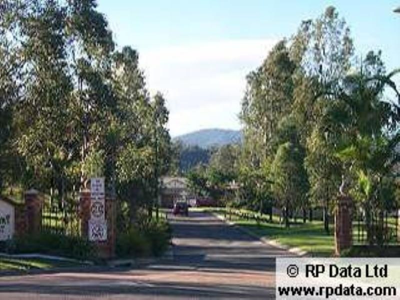 302 College Road, Karana Downs QLD 4306