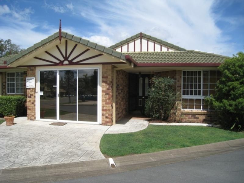 302 College Road, Karana Downs QLD 4306