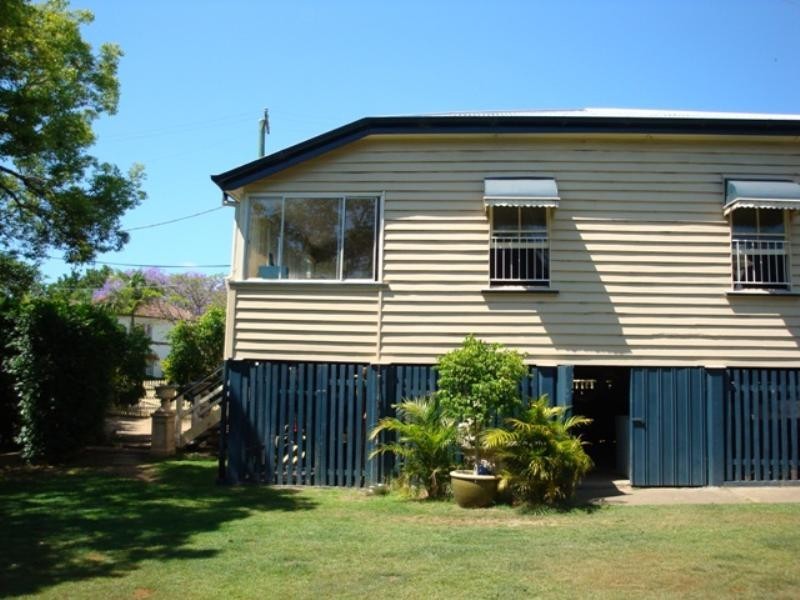 7 Kew Road (corner of Honour Avenue), Graceville QLD 4075