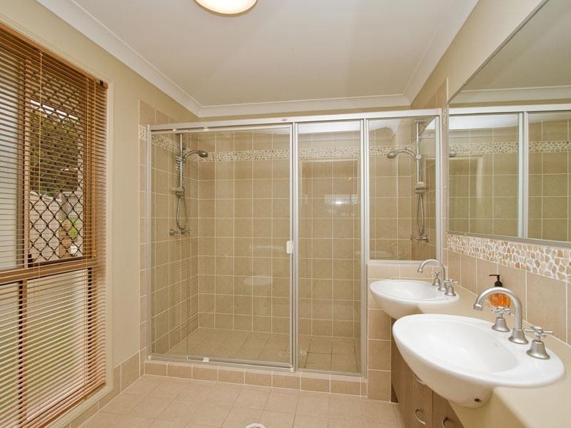 43 Edenbrooke Drive, Seventeen Mile Rocks QLD 4073