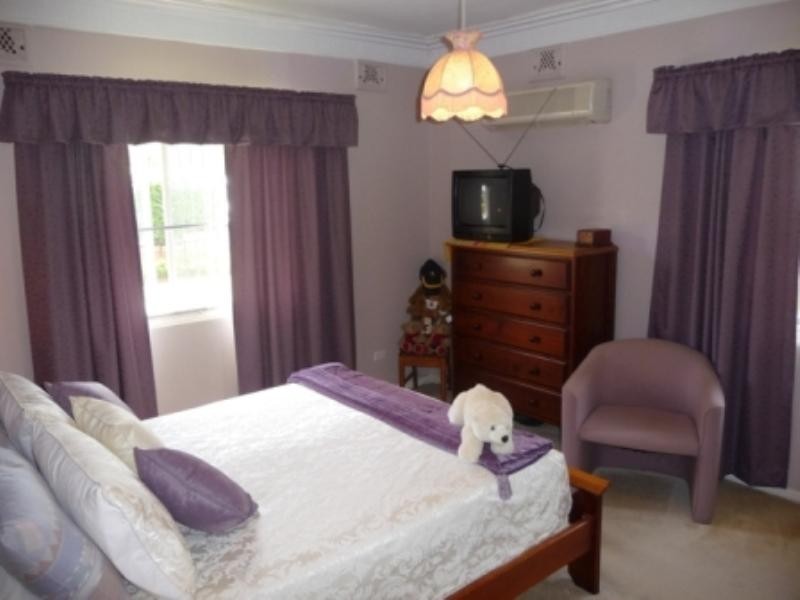 123 Graceville Avenue, Graceville QLD 4075