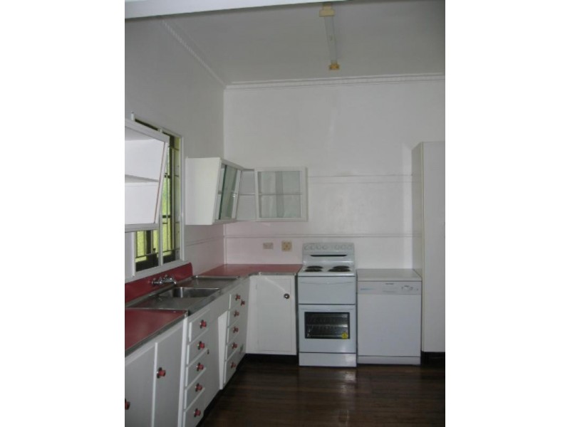 19 Fraser Street, Graceville QLD 4075