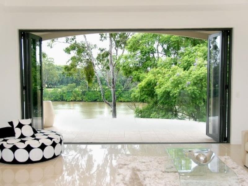 83 King Arthur Terrace, Tennyson QLD 4105