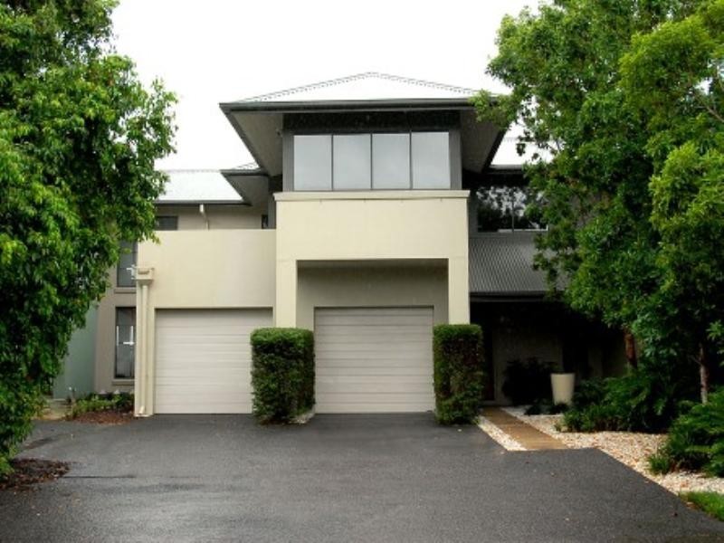 83 King Arthur Terrace, Tennyson QLD 4105