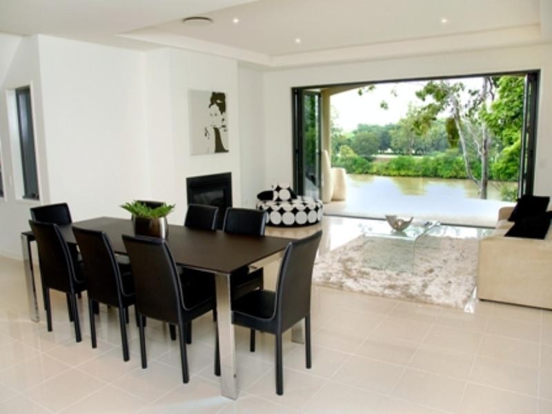 83 King Arthur Terrace, Tennyson QLD 4105