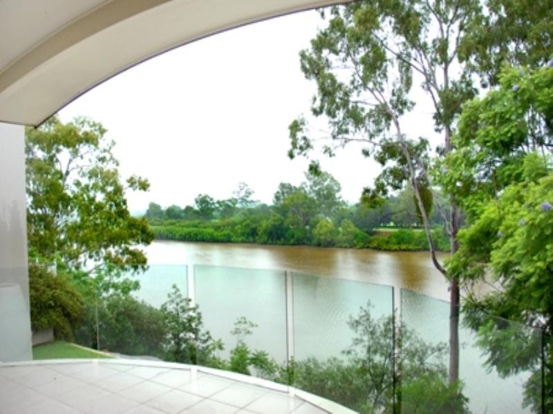 83 King Arthur Terrace, Tennyson QLD 4105