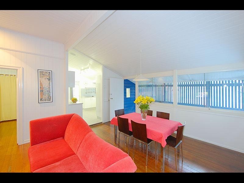 16 Magee Street, Graceville QLD 4075