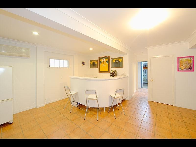 16 Magee Street, Graceville QLD 4075