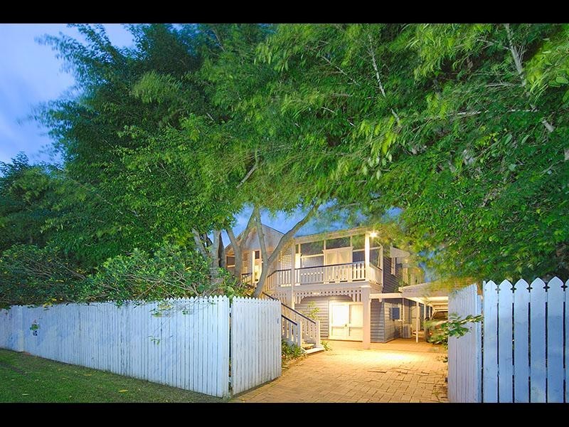 16 Magee Street, Graceville QLD 4075