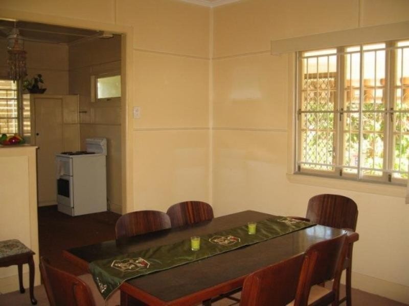 243 Long St East, Graceville QLD 4075