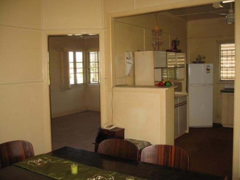 243 Long St East, Graceville QLD 4075