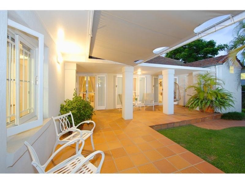 36 Douglas Street, Sherwood QLD 4075