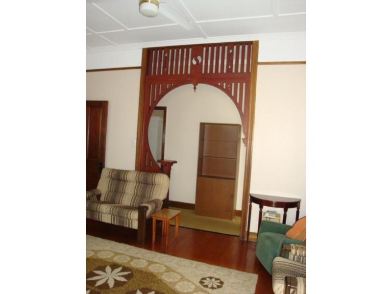 102 Park Terrace, Sherwood QLD 4075