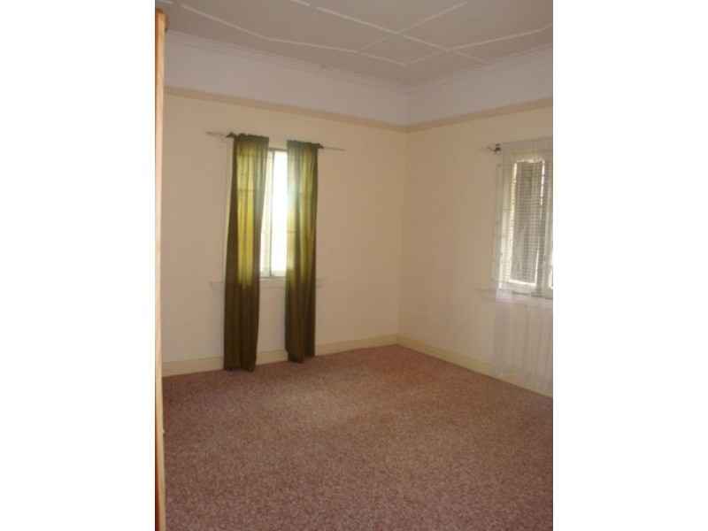 12 Thallon Street, Sherwood QLD 4075