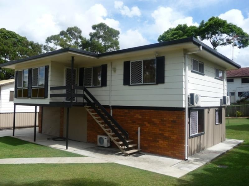 374 Cliveden Avenue, Corinda QLD 4075