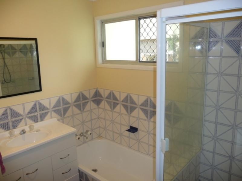 374 Cliveden Avenue, Corinda QLD 4075