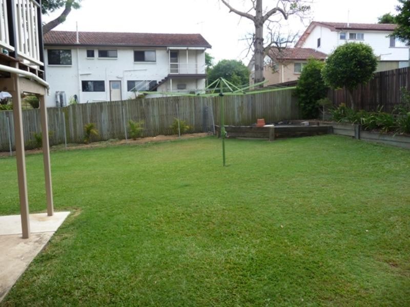 374 Cliveden Avenue, Corinda QLD 4075