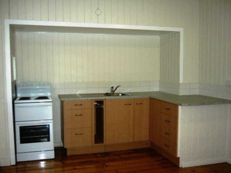 128 King Arthur Terrace, Tennyson QLD 4105