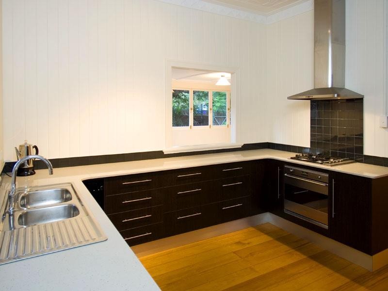 325 Cliveden Avenue, Oxley QLD 4075